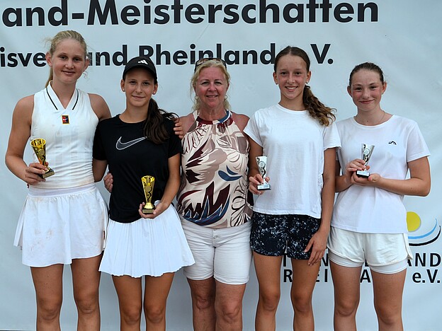 Siegerehrung Mädchen U 18 Doppel mit Sandra Beyl