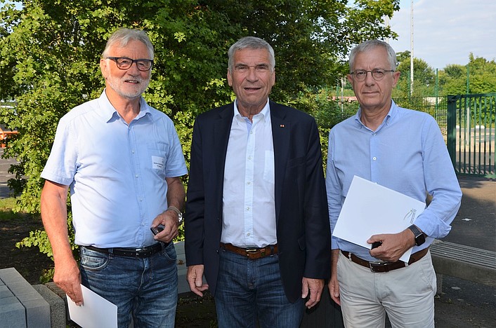 Silberne Ehrennadeln für langjähriges Engagement im Verein erhielten Jörg Hosp (re.) vom TC Wittlich sowie Walter Goldschmied (li.) vom TC Nauort.